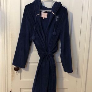 New w.o tags attached Victoria’s Secret bathrobe